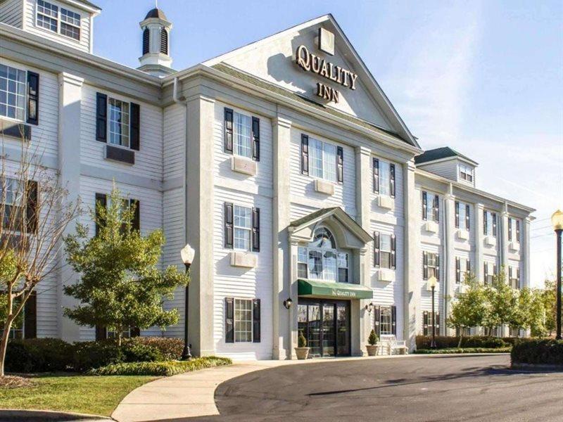 Quality Inn Goldsboro Bagian luar foto