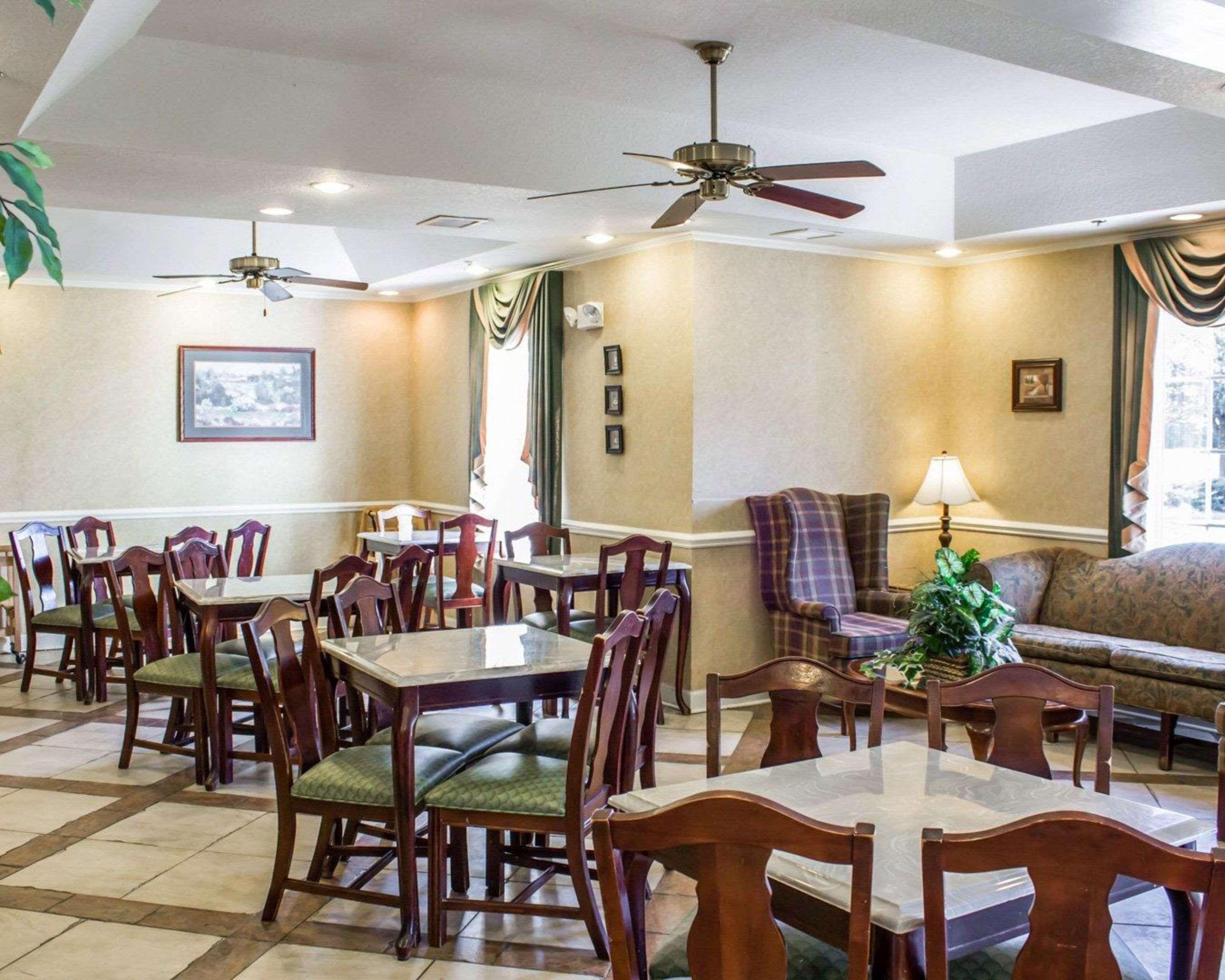 Quality Inn Goldsboro Bagian luar foto