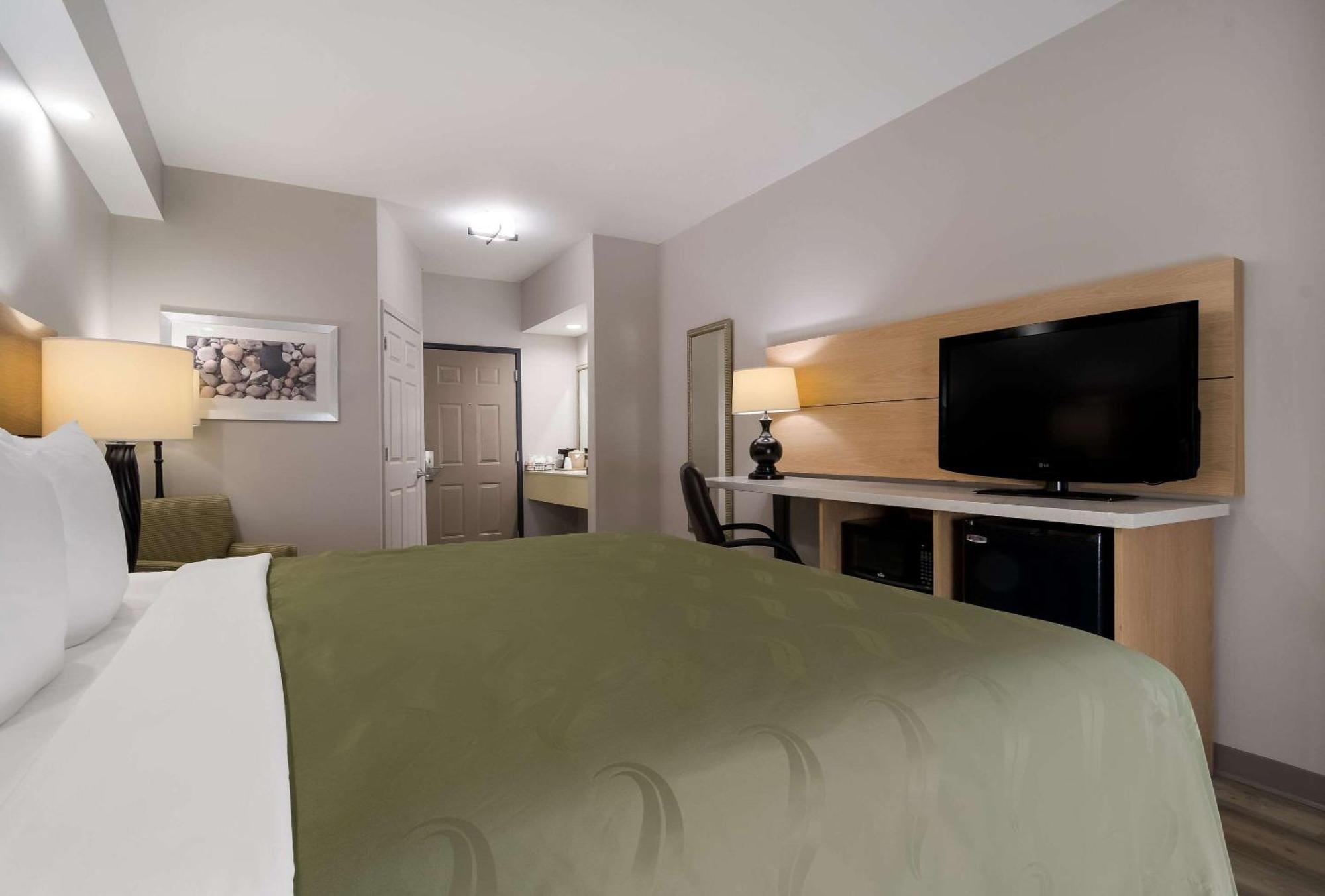 Quality Inn Goldsboro Bagian luar foto