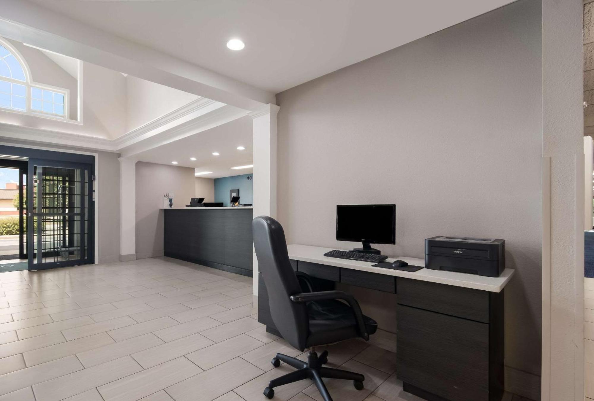 Quality Inn Goldsboro Bagian luar foto