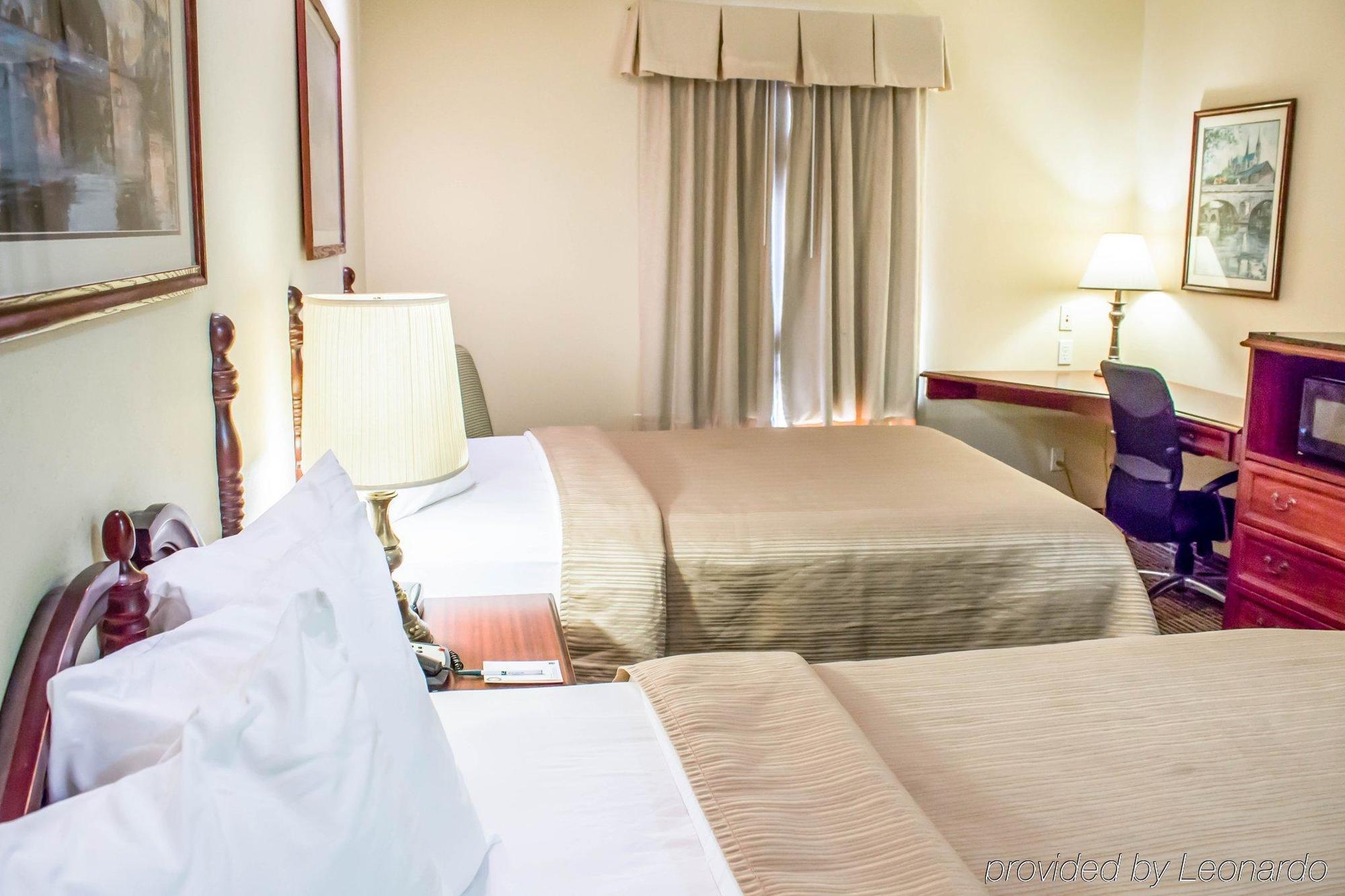 Quality Inn Goldsboro Bagian luar foto