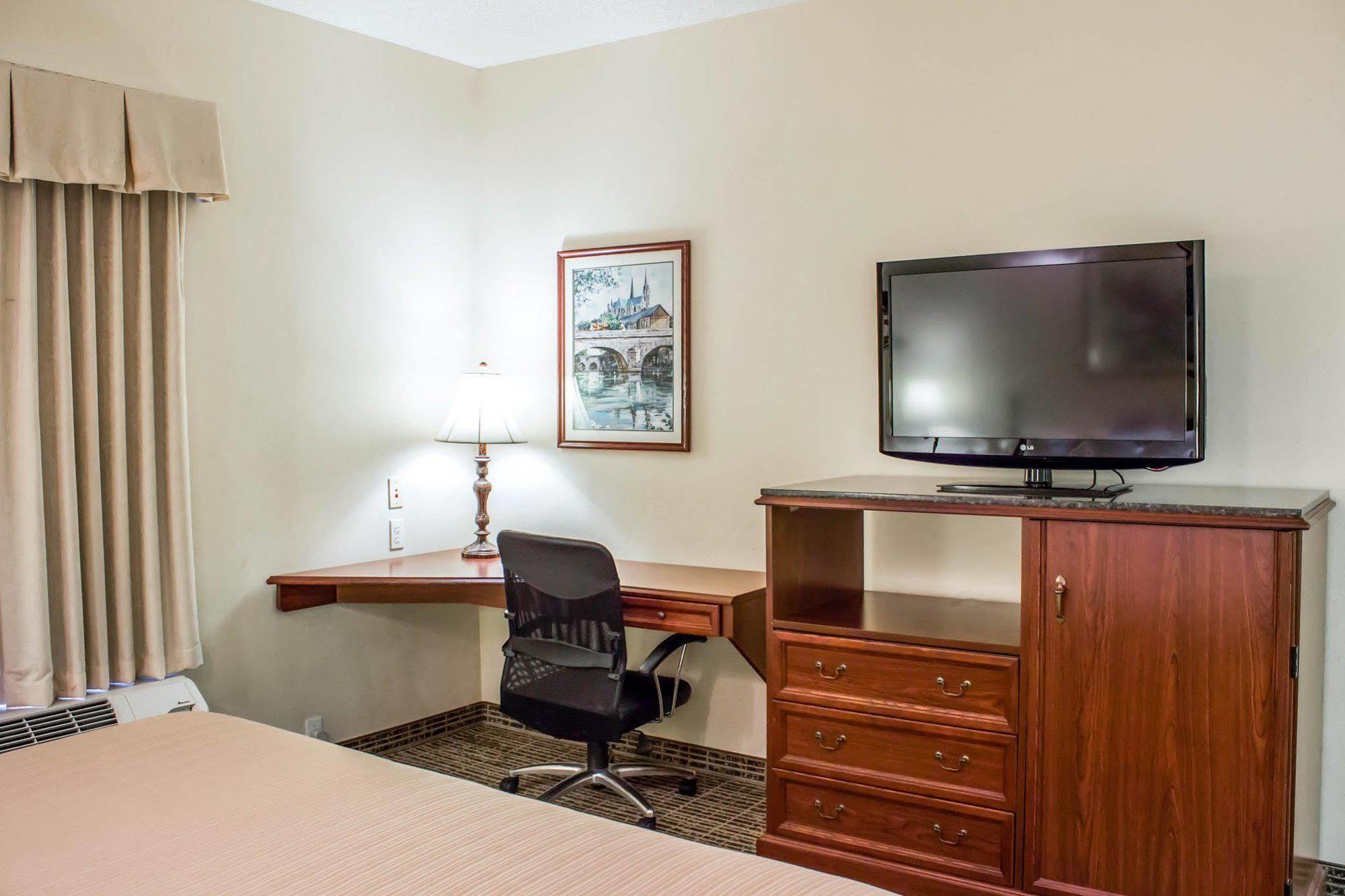 Quality Inn Goldsboro Bagian luar foto